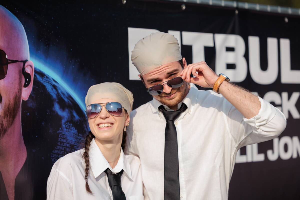 Gerbėjai renkasi į Pitbull'io koncertą  