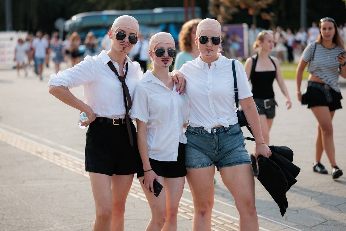 Gerbėjai renkasi į Pitbull'io koncertą  
