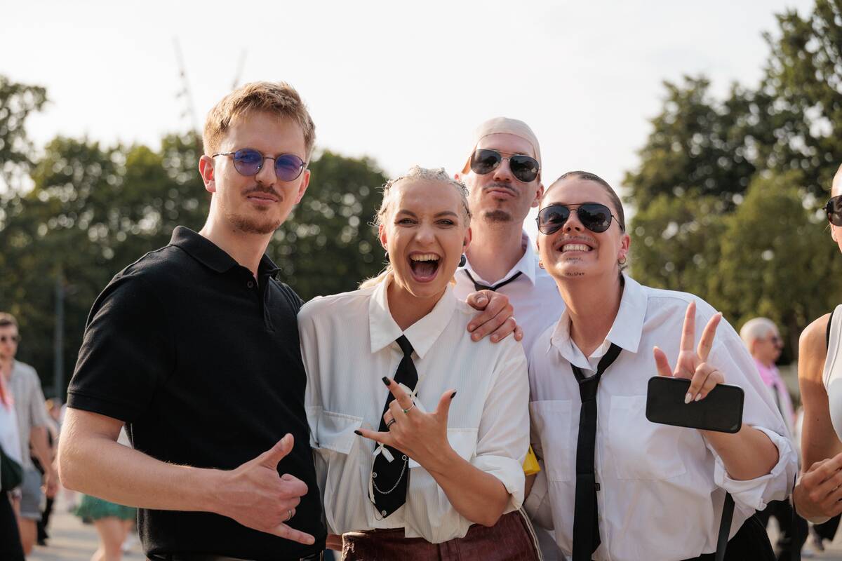Gerbėjai renkasi į Pitbull'io koncertą  