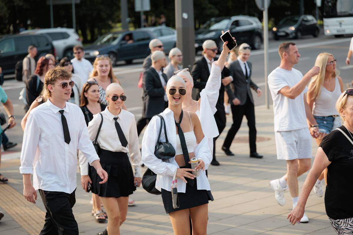 Gerbėjai renkasi į Pitbull'io koncertą  
