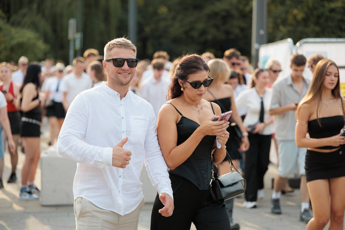 Gerbėjai renkasi į Pitbull'io koncertą  