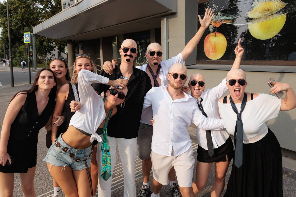 Gerbėjai renkasi į Pitbull'io koncertą  