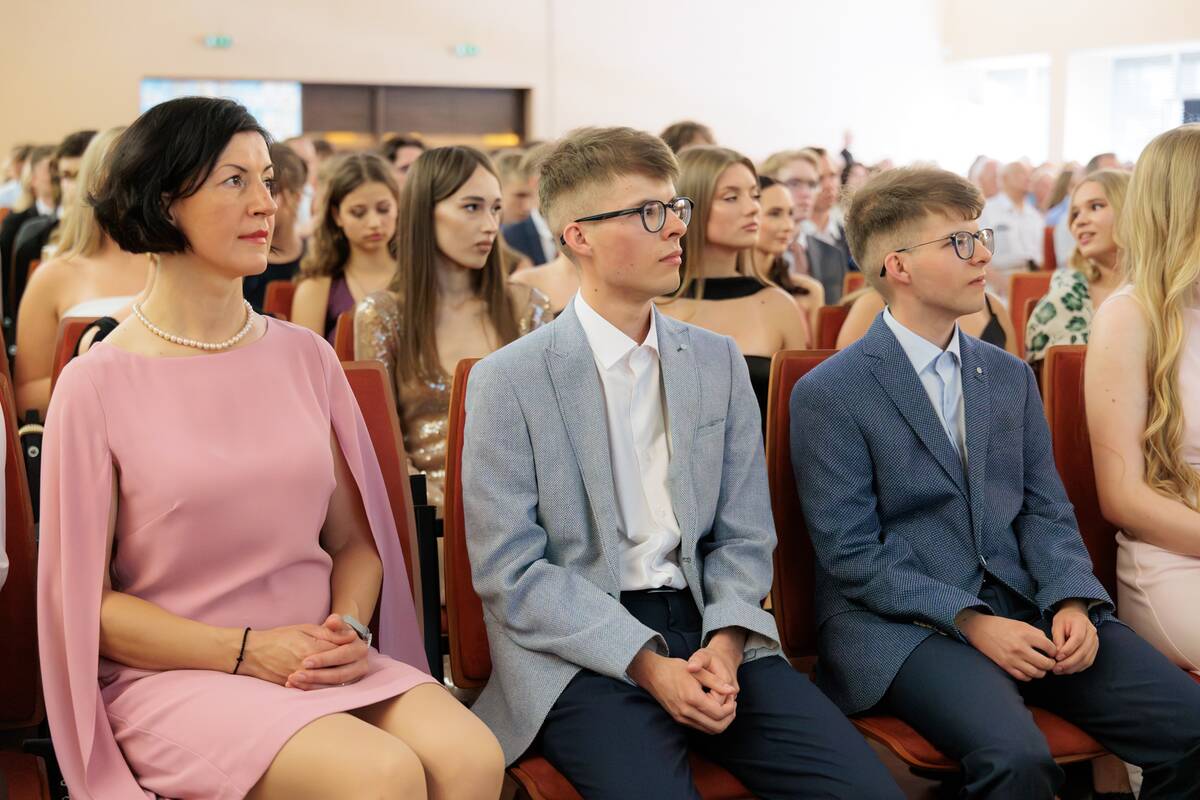 LSMU gimnazijos atestatų įteikimai