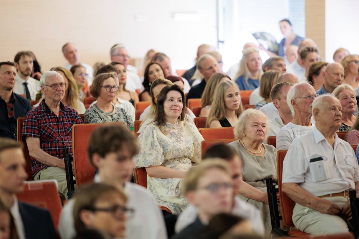 LSMU gimnazijos atestatų įteikimai