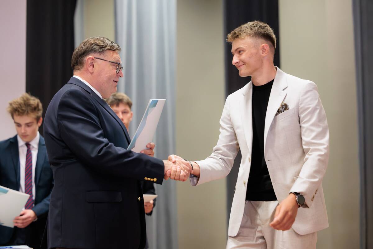 LSMU gimnazijos atestatų įteikimai