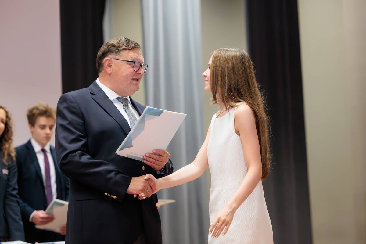 LSMU gimnazijos atestatų įteikimai