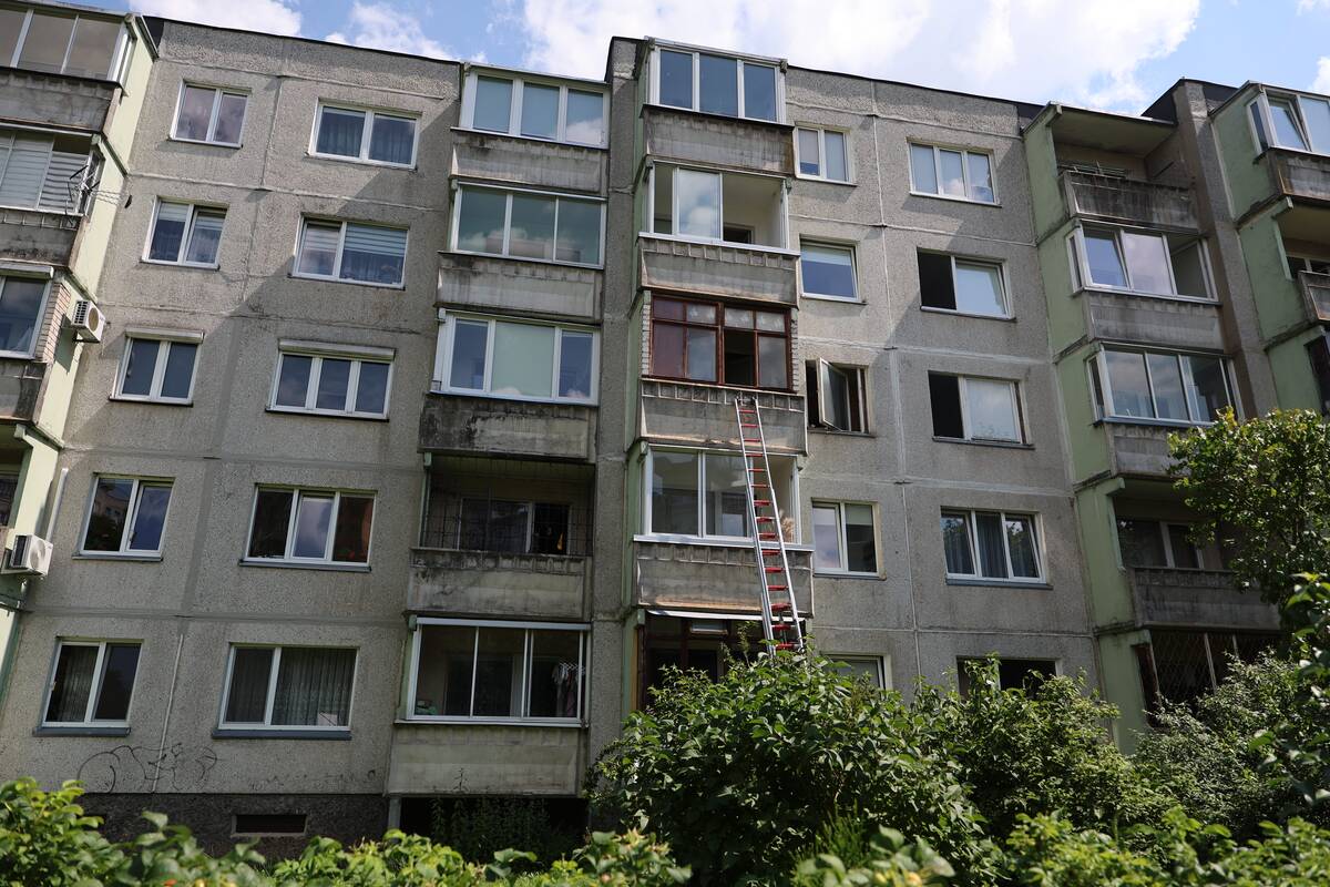 Gaisras Šarkuvos g. daugiabutyje