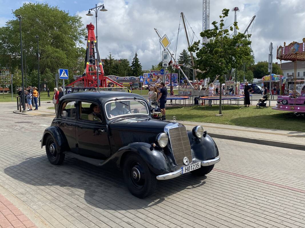  Antikvarinių automobilių paradas „Seni kibirai“