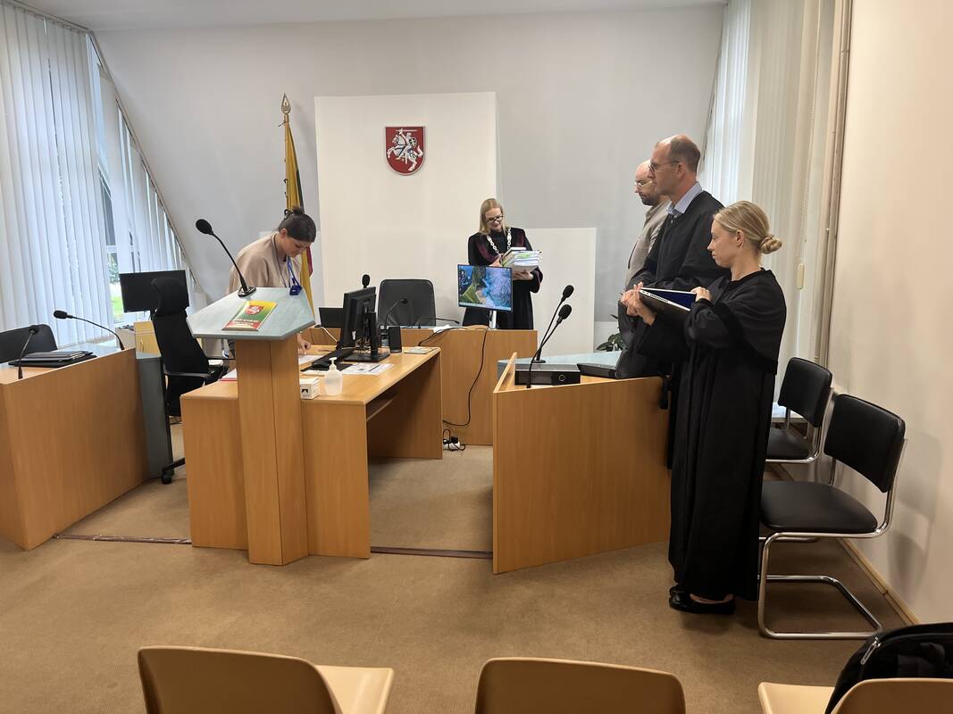 
<span>Prokuroras: Evaldas Gudynas perdavė dovanų maišelį su kyšiu</span>
