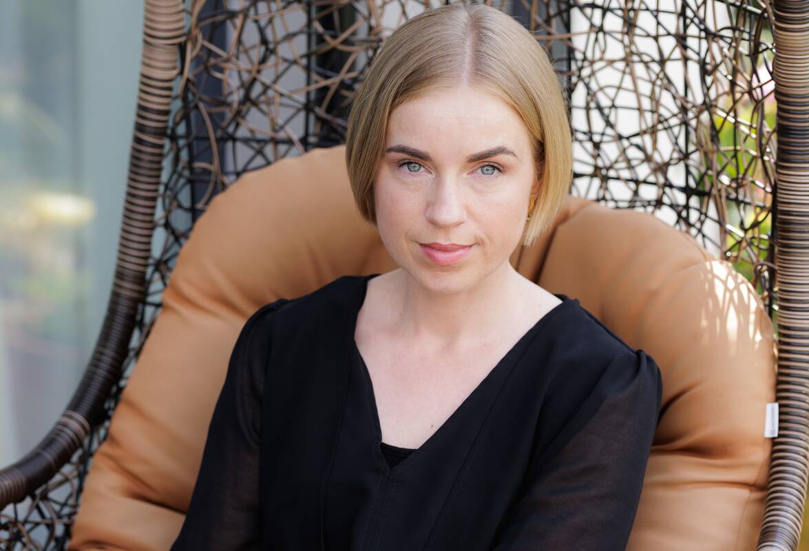 Esmė: „Geriausi kolektyvai gimsta ne iš baimės suklysti, o iš saugumo būti žmogumi“, – įsitikinusi Vilniaus miesto savivaldybės choro „Jauna muzika“ vadovė ir pirmojo Lietuvoje virtualaus choro kūrėja I. Alonderė.