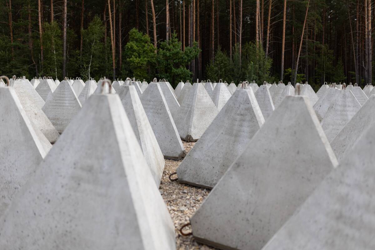 
<span>KAM siūlo atnaujintą karinių kontrmobilumo priemonių įgyvendinimo planą</span>
