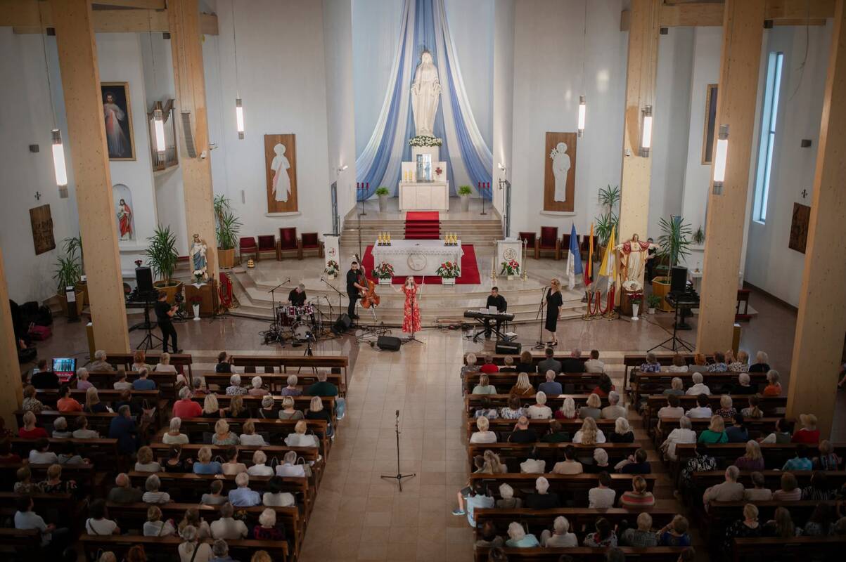 
<span>Šiauliuose ir dar trijuose rajonuose šeštą kartą vyks „Bažnyčių naktys“</span>
