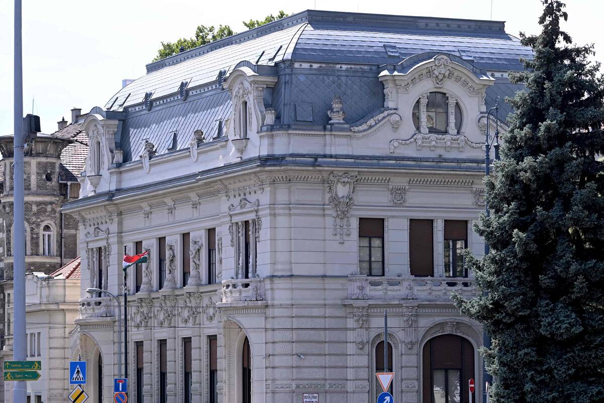 
<span>Vengrijos prokurorai atliko kratą Orbano partijos „Fidesz“ serveriuose</span>
