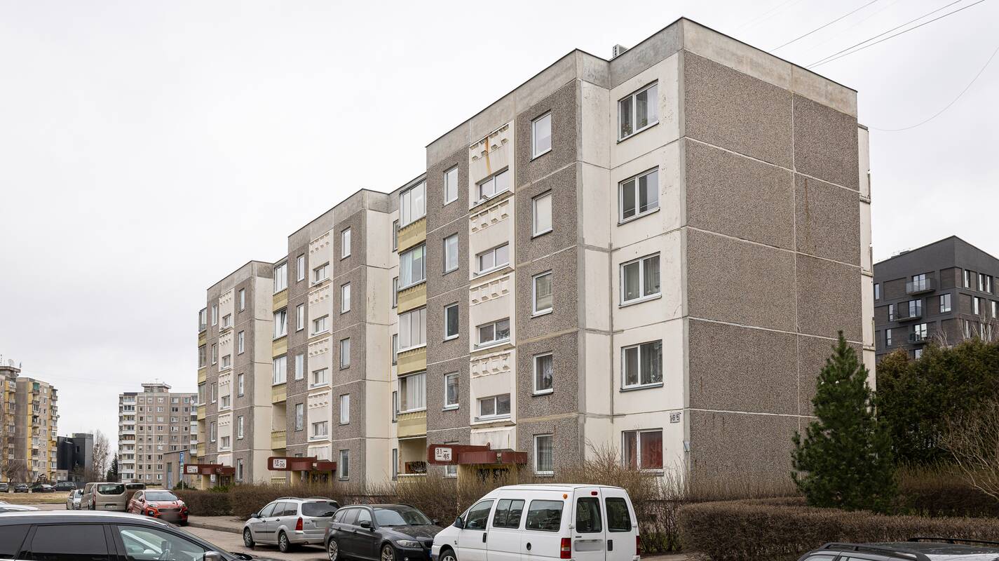 Parama: daugiabučių namų rūsiuose miesto lėšomis gali būti įrengiamos priedangos.