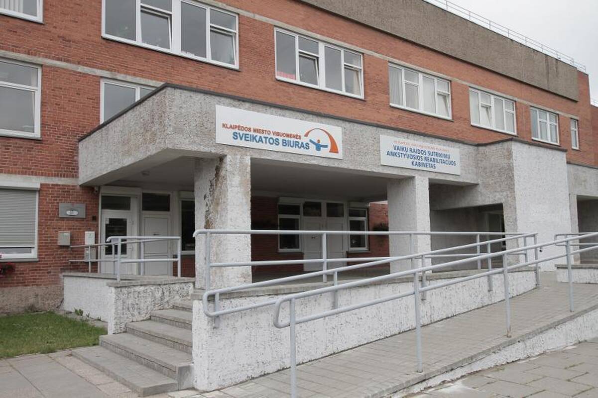 Iškėlė: Klaipėdos miesto visuomenės sveikatos biuras laikinai glaudėsi poliklinikoje, kol bus suremontuotos biuro patalpos, tačiau remontas prasidėjo ir ten.
