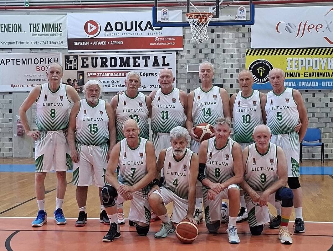 Sėkmė: Lietuvos krepšinio senjorai – pirmojo „FIBA Masters“ pasaulio čempionato prizininkai.