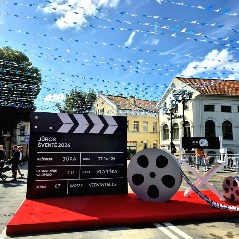 Akcentas: prie Biržos tilto stovi režisieriaus kėdė, kurią gali išbandyti kiekvienas norintis.