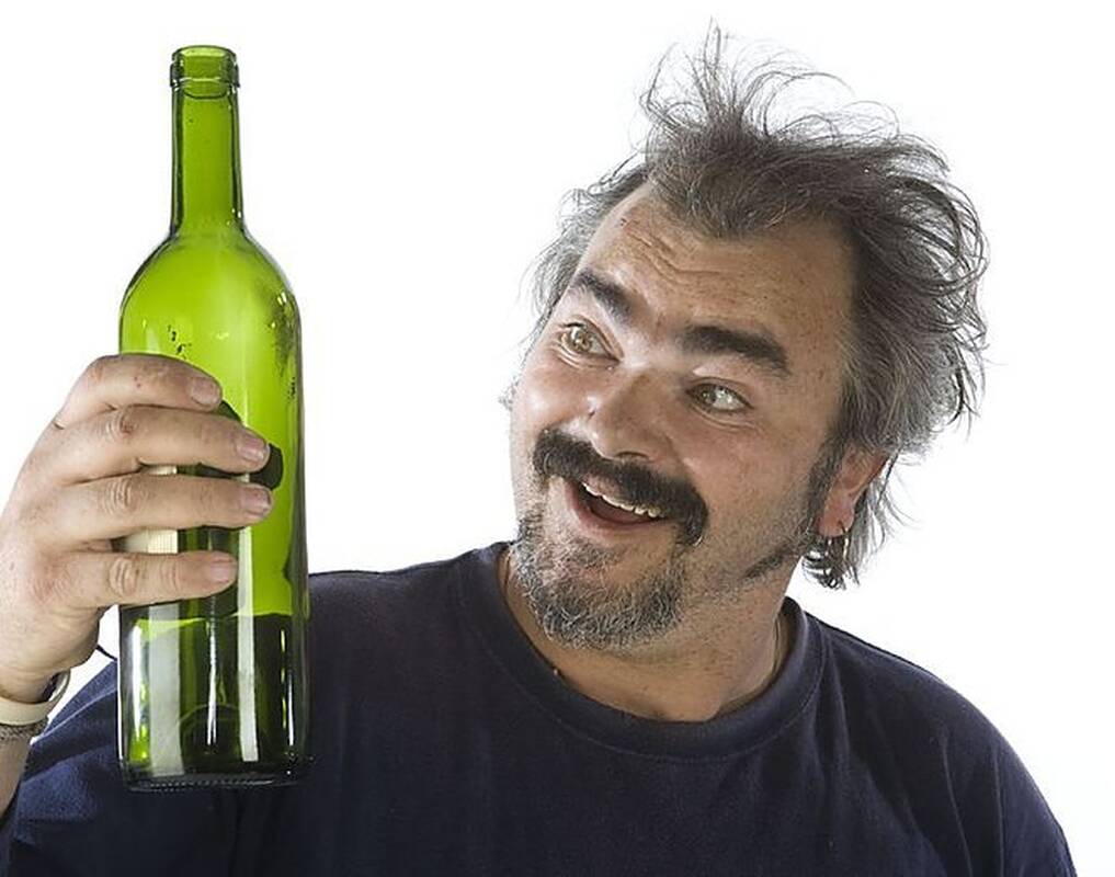 Poreikis: klaipėdietis ankstų rytą ieškojo, kur įsigyti alkoholio – pagalbos kreipėsi į socialinių tinklų vartotojus.
