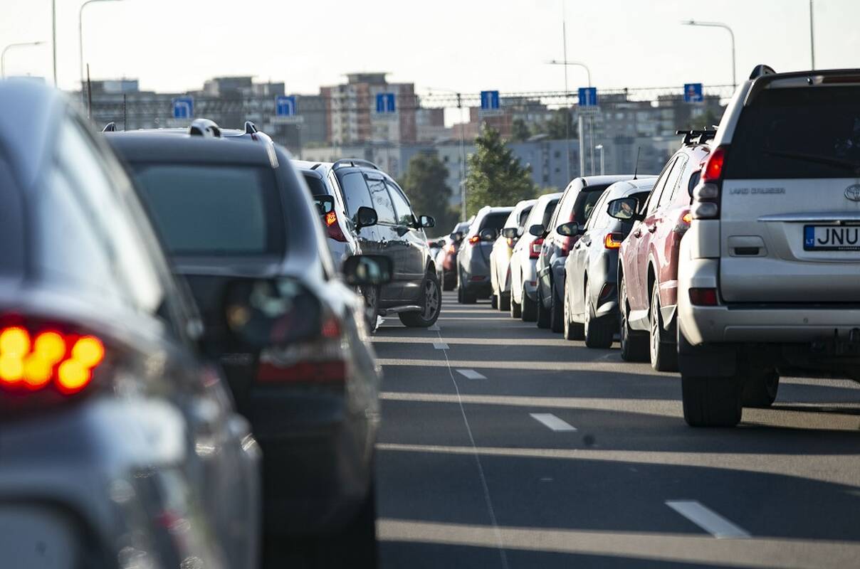 
<span>Andriulaitytė dėl mokesčio taršiems automobiliams: tai jautrus klausimas</span>
