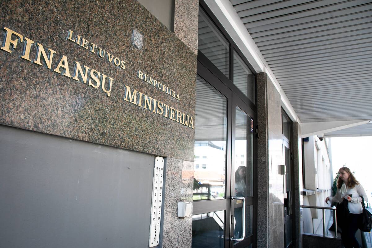 
<span>Gyventojai ir verslas įsigijo dar 31,3 mln. eurų gynybos obligacijų</span>
