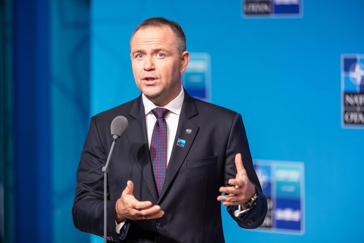 
<span>Lenkija sieks, kad NATO degalų vamzdynas būtų pratęstas iki pat Baltijos šalių</span>

