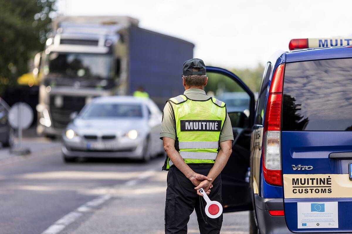 
<span>Skyrė 800 tūkst. eurų šių pareigūnų viršvalandžiams apmokėti</span>
