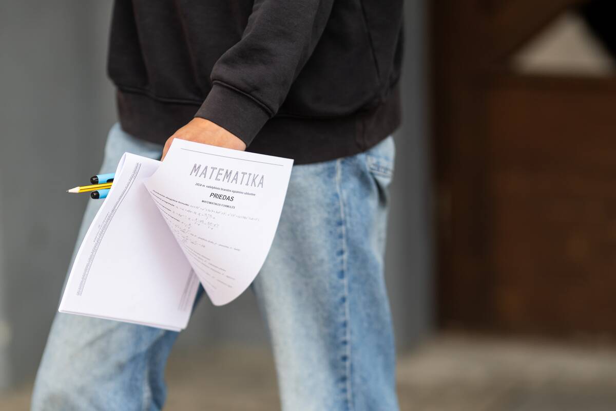 
<span>Paskelbti pakartotinės sesijos rezultatai: matematikos egzamino neišlaikė beveik pusė abiturientų</span>
