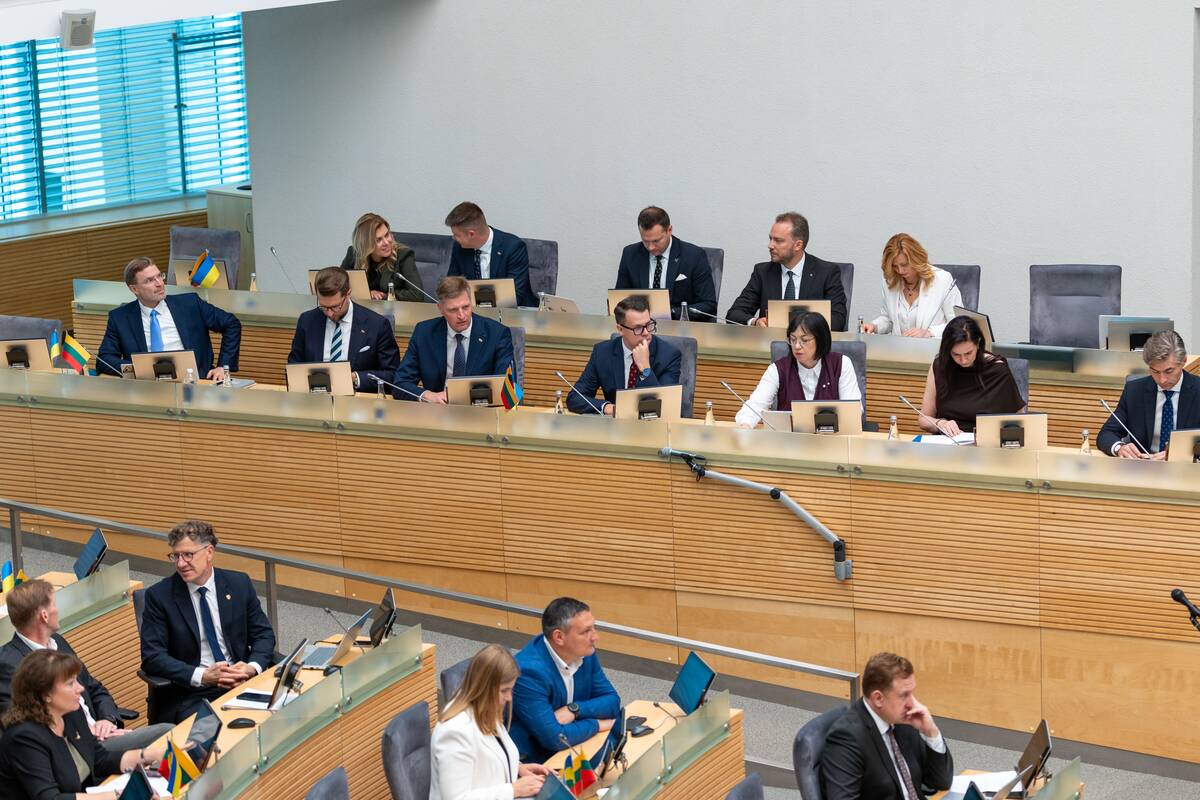 
<span>Opozicija surinko parašus kreipimuisi į KT dėl Vyriausybės teisėtumo</span>
