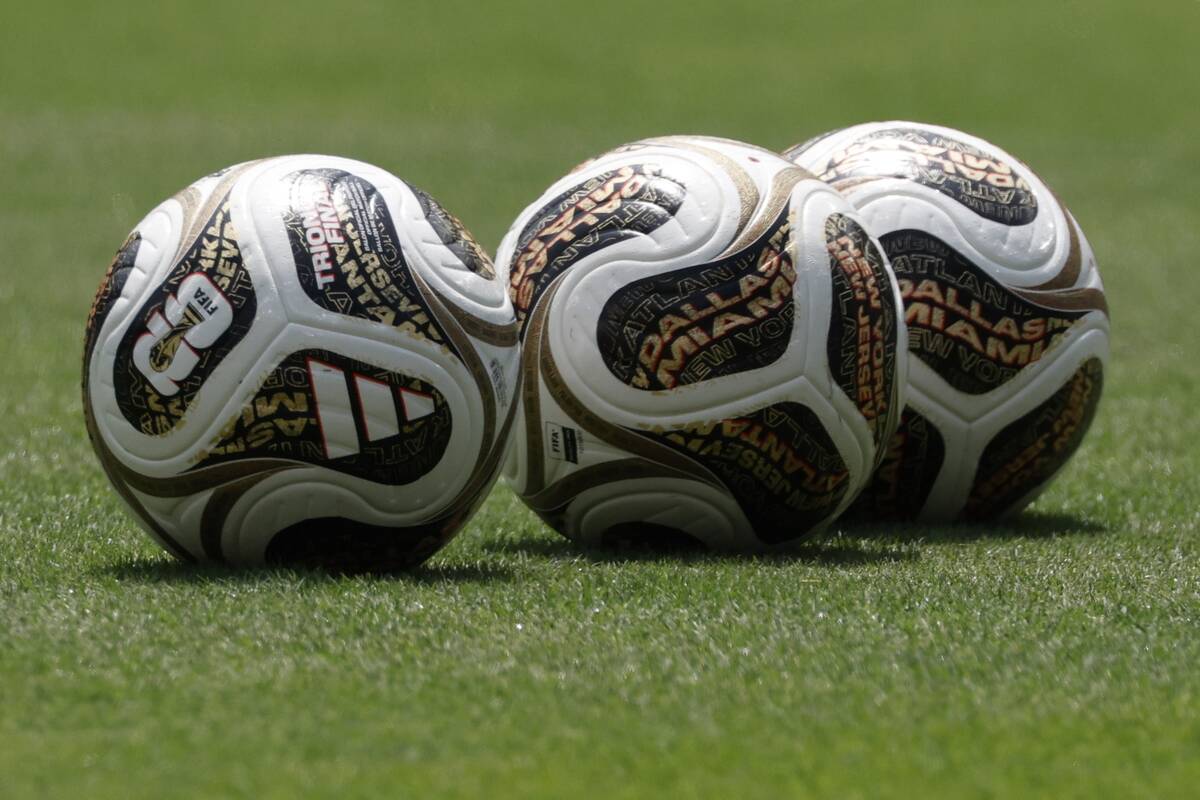 
<span>UEFA teigia boikotuosianti pasaulio futbolo čempionatą dėl FIFA pasiūlymų</span>
