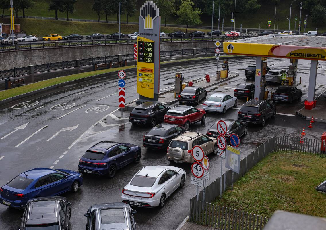 
<span>Kilus degalų krizei, Rusijoje sumažėjo naujų automobilių pardavimai</span>
