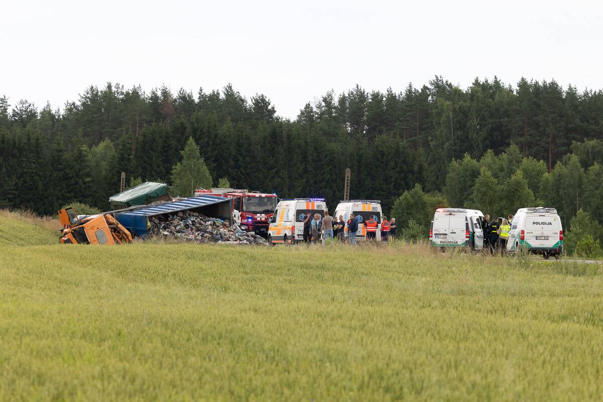 Tragiška avarija Vilniaus rajone, per kurią žuvo 19-metė