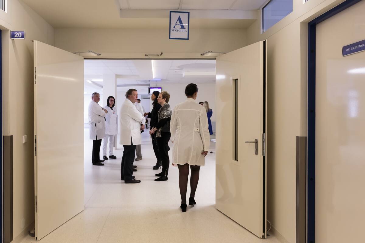 
<span>Medicinos tinklui „InMedica“ leista įsigyti 100 proc. „SB dantų klinika“ akcijų</span>
