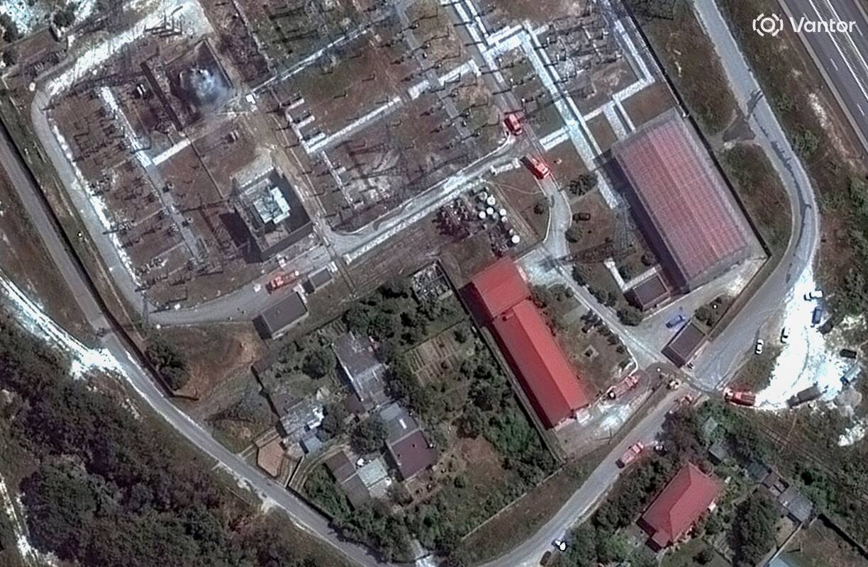 
<span>Kryme pranešama apie Ukrainos smūgius elektros pastotėms, pusiasalis liko be elektros </span>
