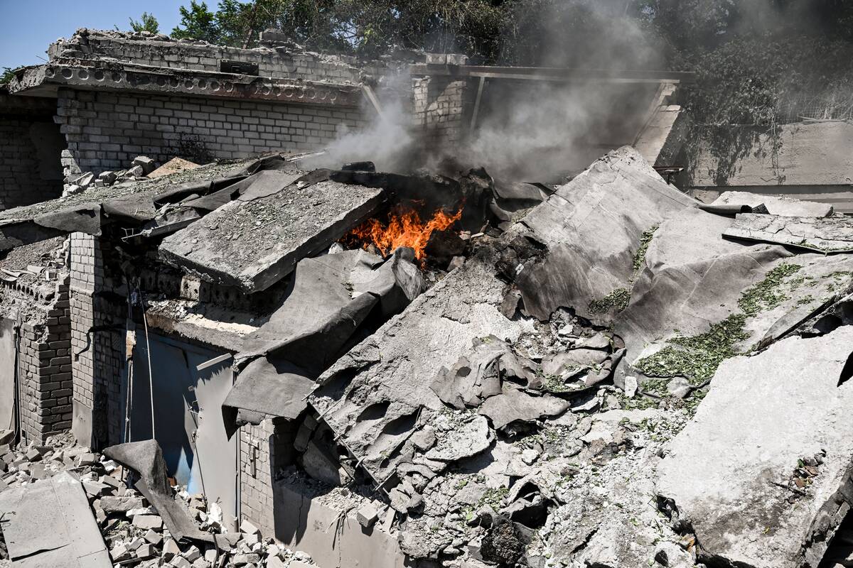 
<span>Ukrainos dronai atakavo Sankt Peterburgo apylinkes, kilo gaisras sandėlyje</span>
