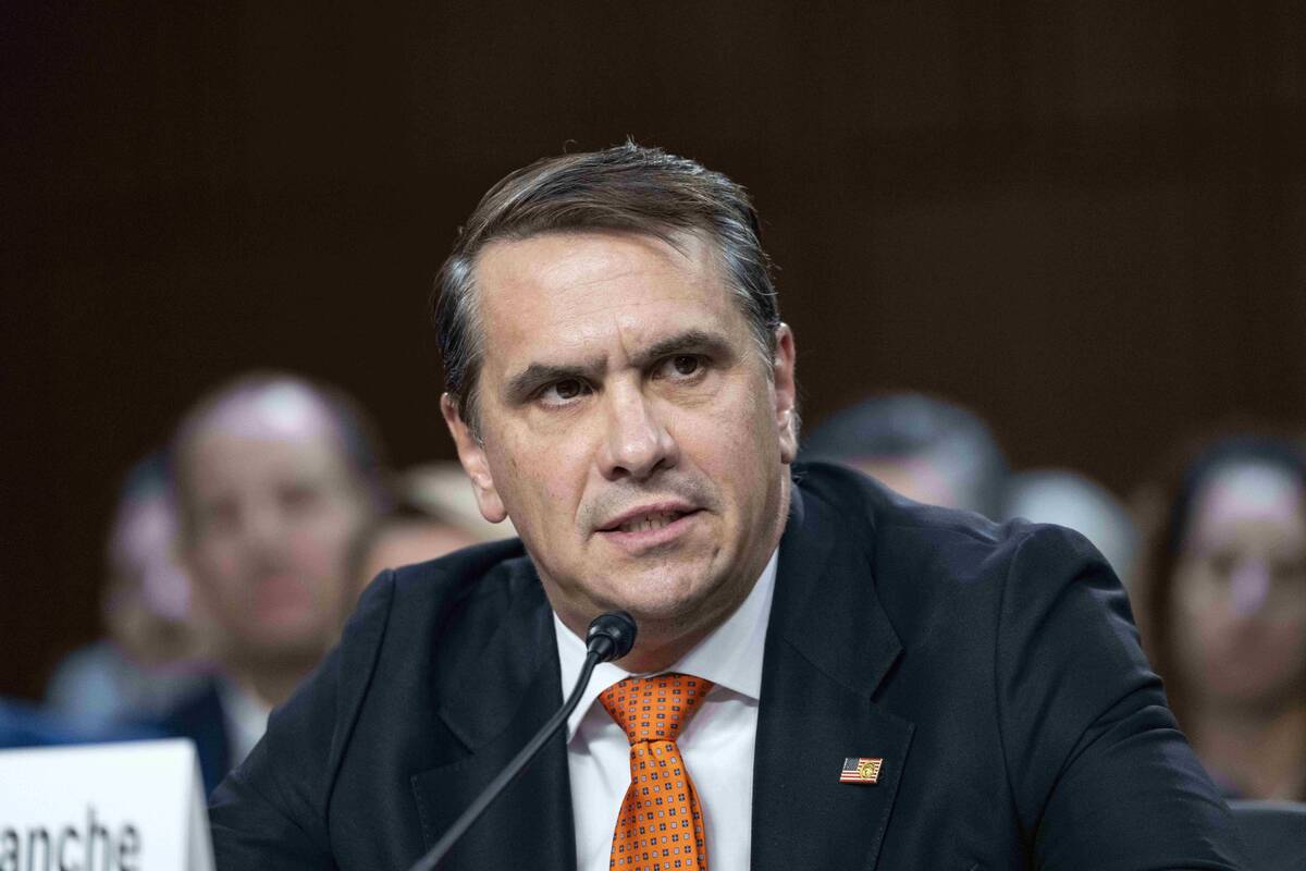 
<span>Senato demokratai griežtai apklausė Trumpo kandidatą į generalinius prokurorus</span>
