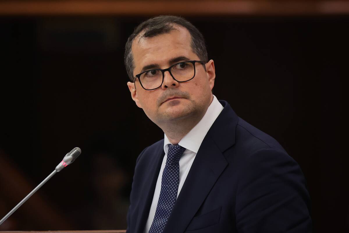 
<span>Moldovos parlamentas naujuoju ministru pirmininku išrinko finansų ekspertą</span>
