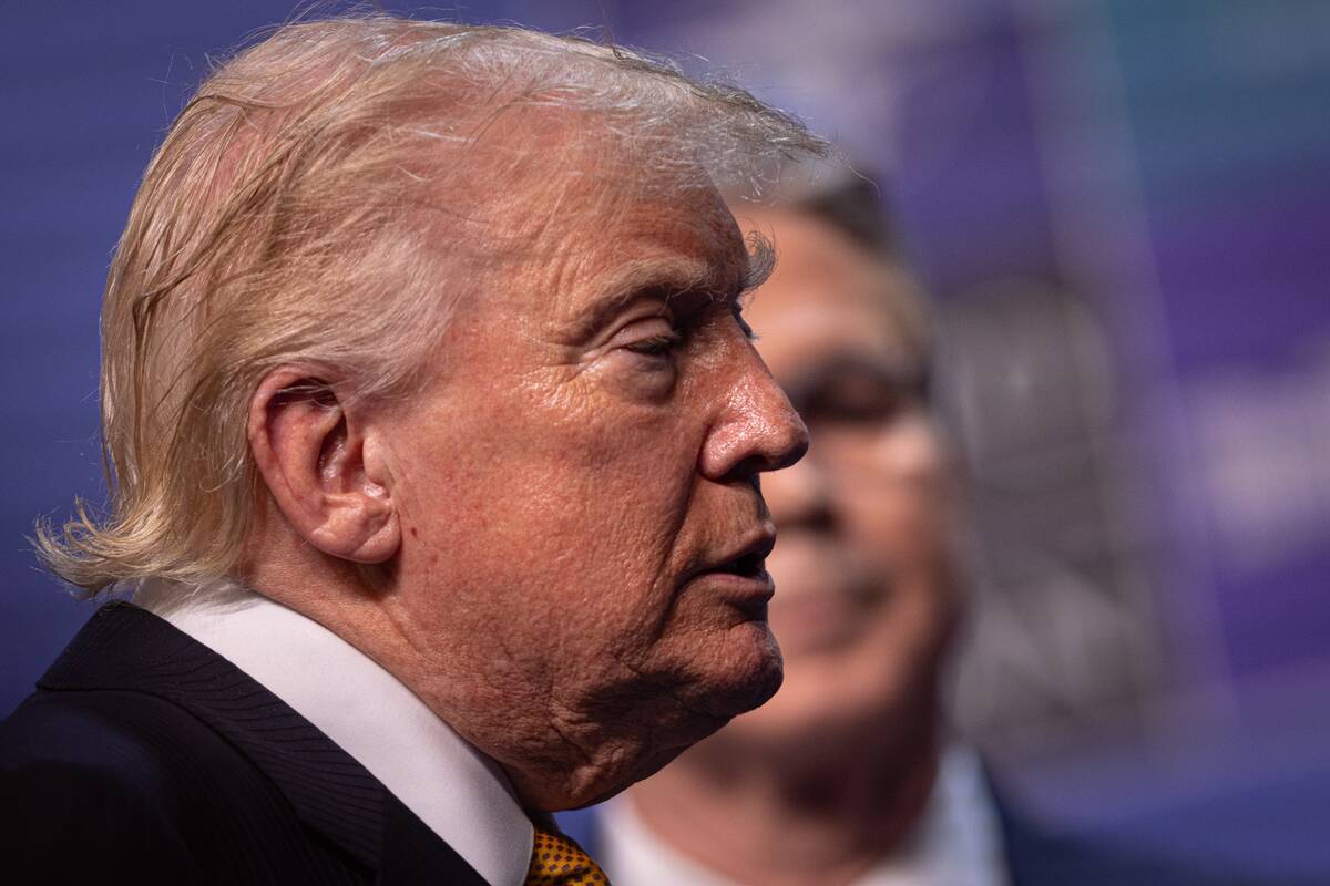 
<span>Trumpas: JAV perima Hormuzo sąsiaurį</span>
