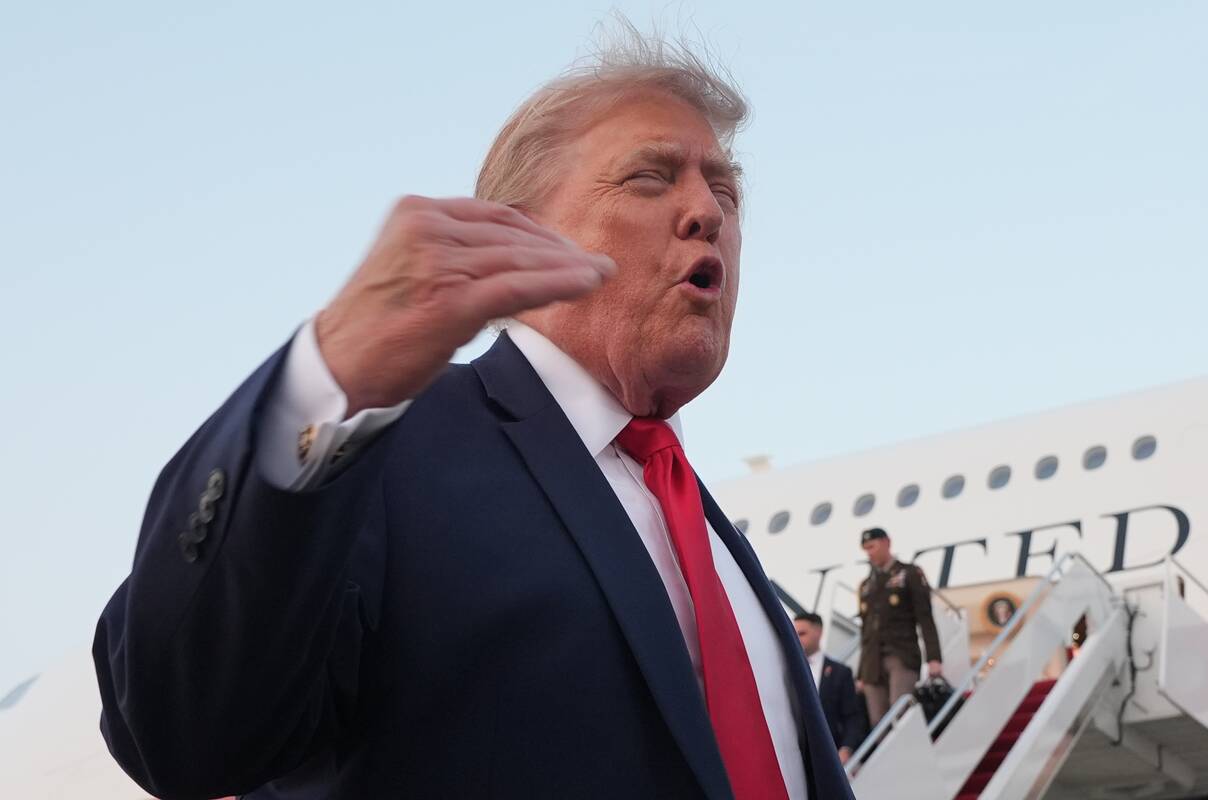 
<span>Į Grahamo sankcijų Rusijai paketą Trumpas siekia įtraukti Iraną</span>

