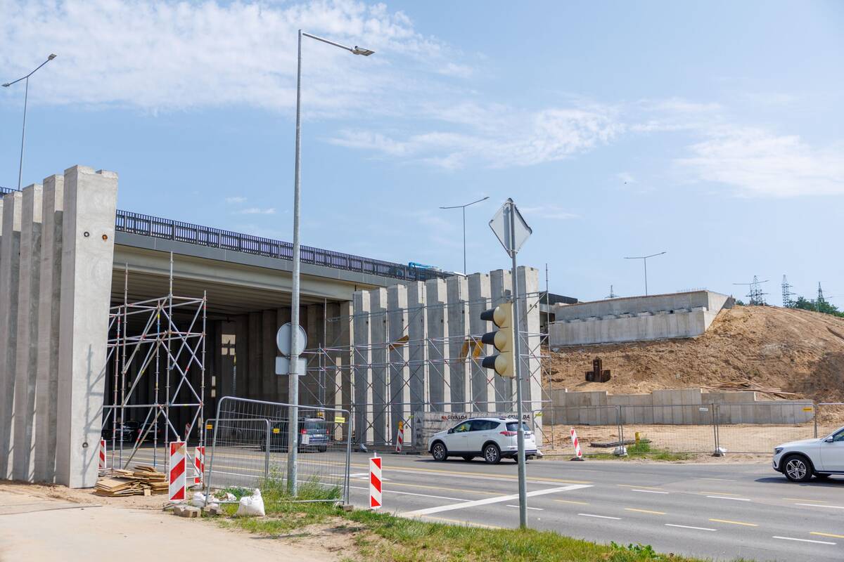 
<span>Svarbi žinia vairuotojams: numatomi eismo ribojimai automagistralėje A1</span>
