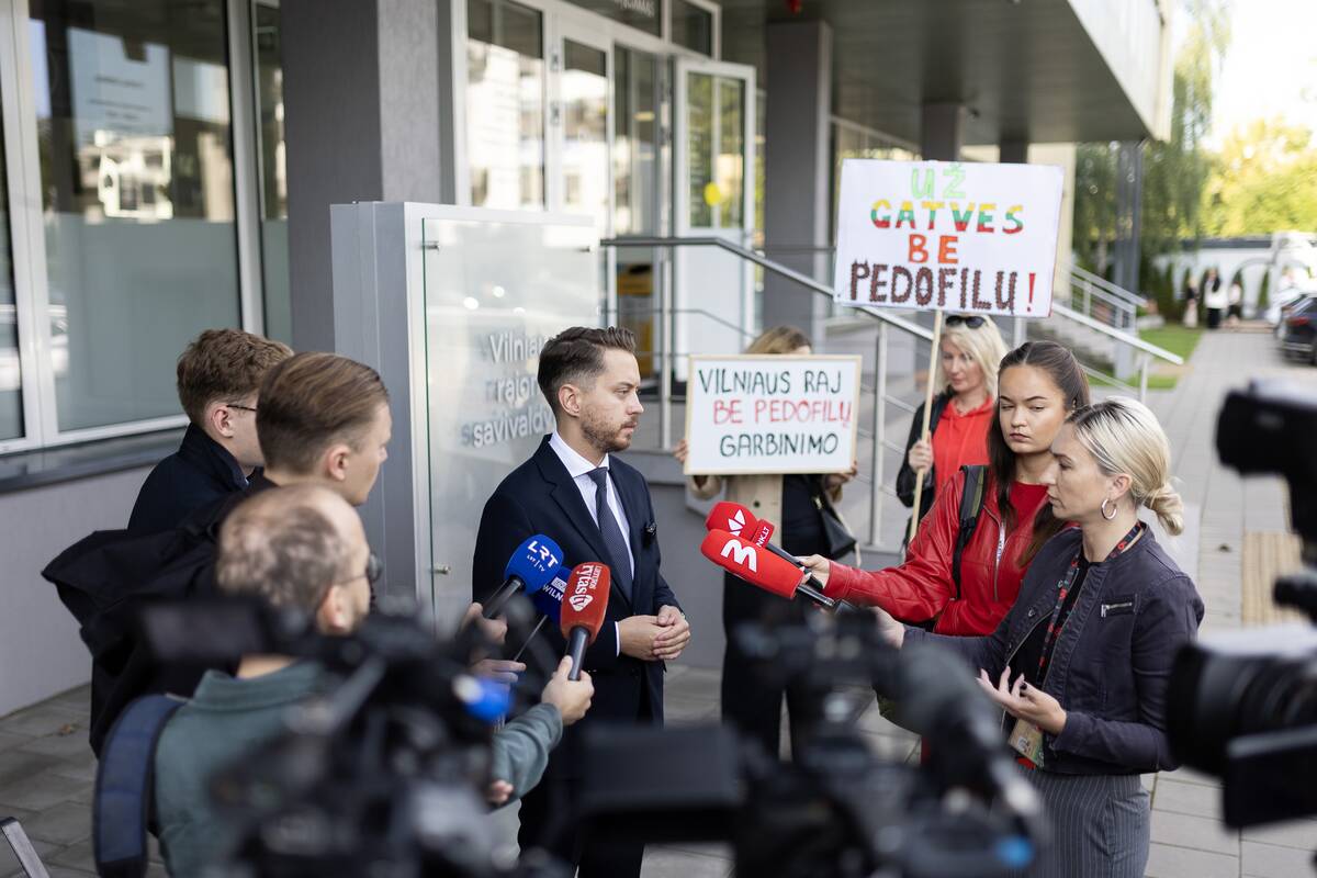 Piketas „Vilniaus rajonas be pedofilų garbinimo“