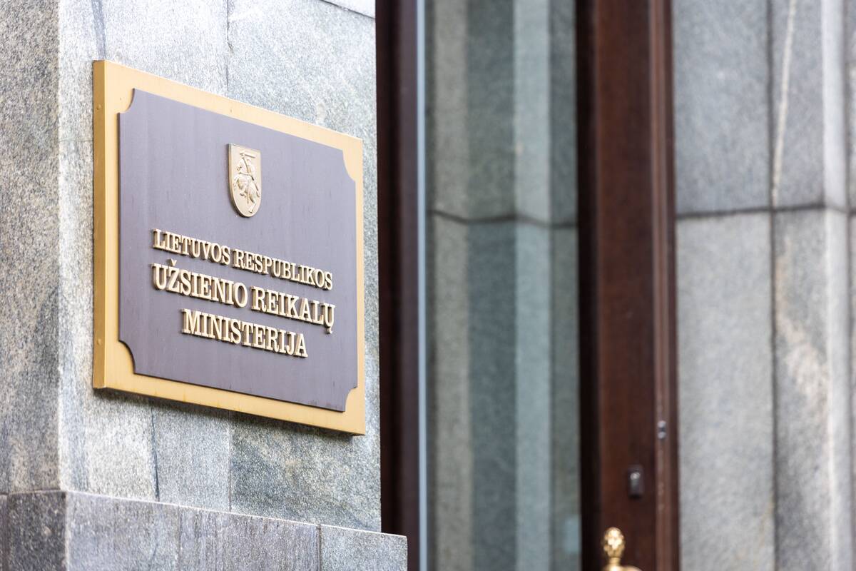 
<span>URM: buvo imtasi priemonių darbo atmosferai Lietuvos ambasadoje JAV gerinti</span>
