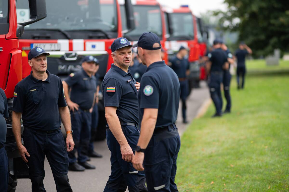 Išlydėta Lietuvos ugniagesių gelbėtojų komanda