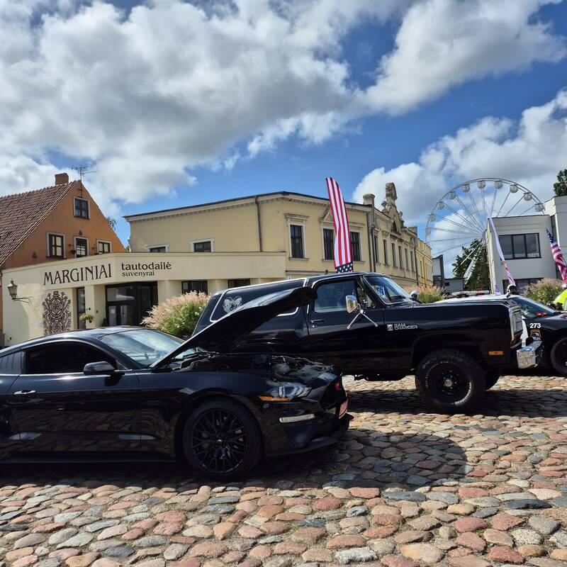  Amerikietiškų automobilių ir motociklų šventė