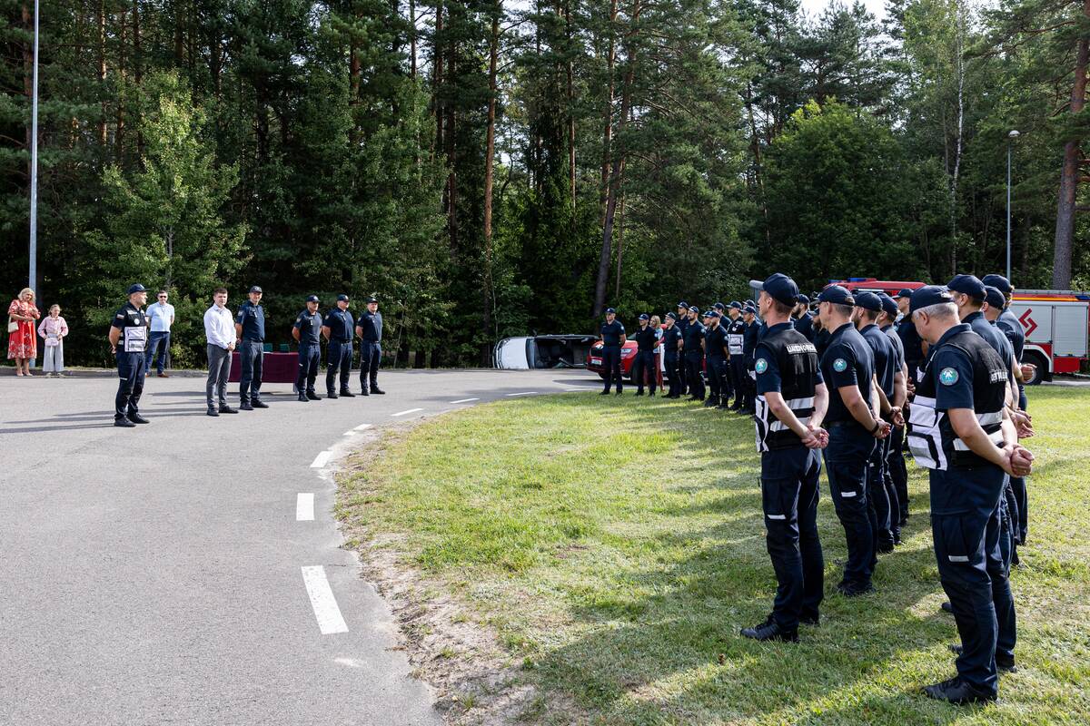 Iš tarptautinės pagalbos misijos Prancūzijoje grįžusių Lietuvos ugniagesių gelbėtojų pasitikimas