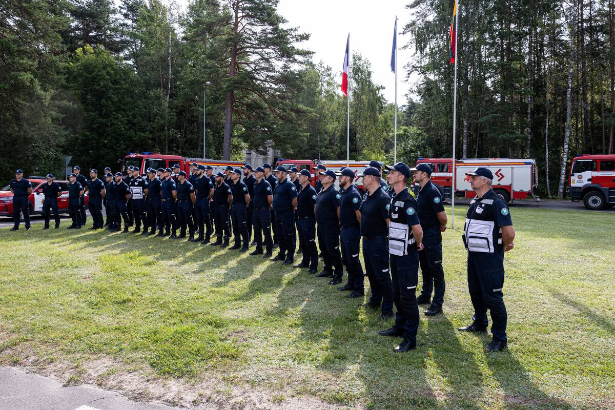 Iš tarptautinės pagalbos misijos Prancūzijoje grįžusių Lietuvos ugniagesių gelbėtojų pasitikimas