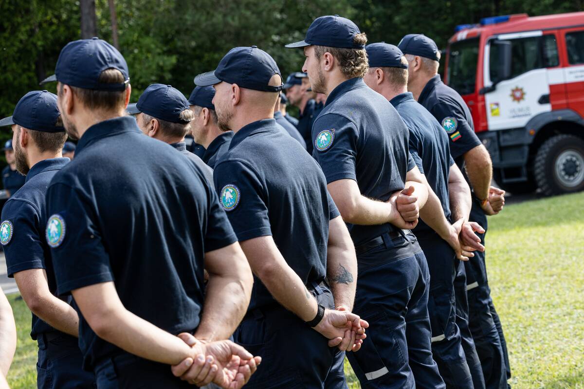 Iš tarptautinės pagalbos misijos Prancūzijoje grįžusių Lietuvos ugniagesių gelbėtojų pasitikimas