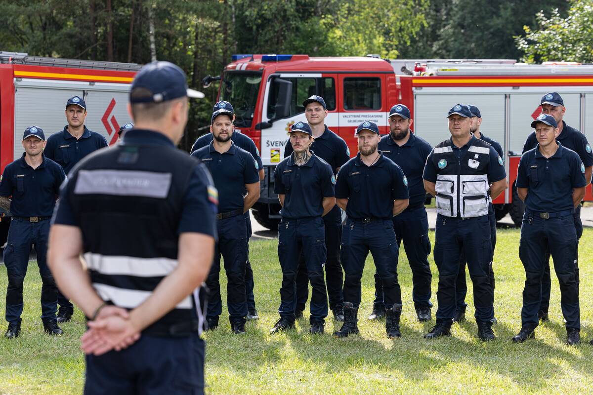 Iš tarptautinės pagalbos misijos Prancūzijoje grįžusių Lietuvos ugniagesių gelbėtojų pasitikimas