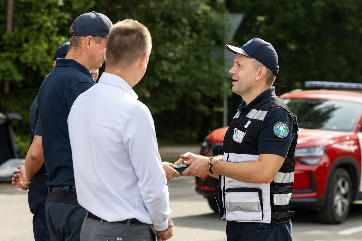 Iš tarptautinės pagalbos misijos Prancūzijoje grįžusių Lietuvos ugniagesių gelbėtojų pasitikimas