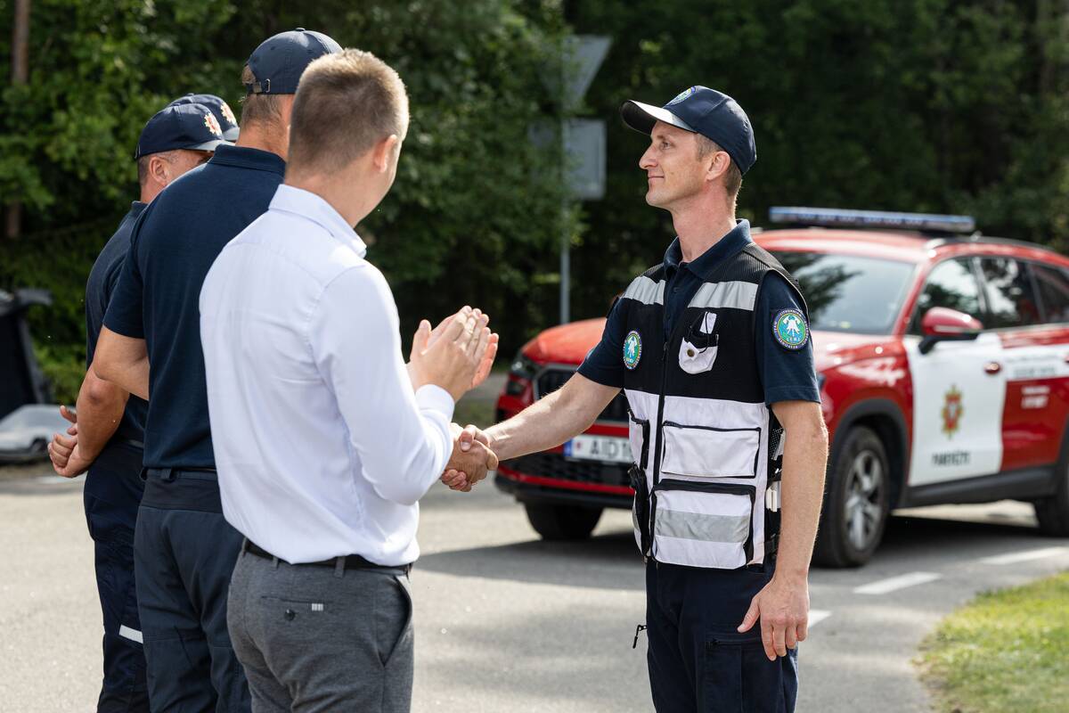 Iš tarptautinės pagalbos misijos Prancūzijoje grįžusių Lietuvos ugniagesių gelbėtojų pasitikimas