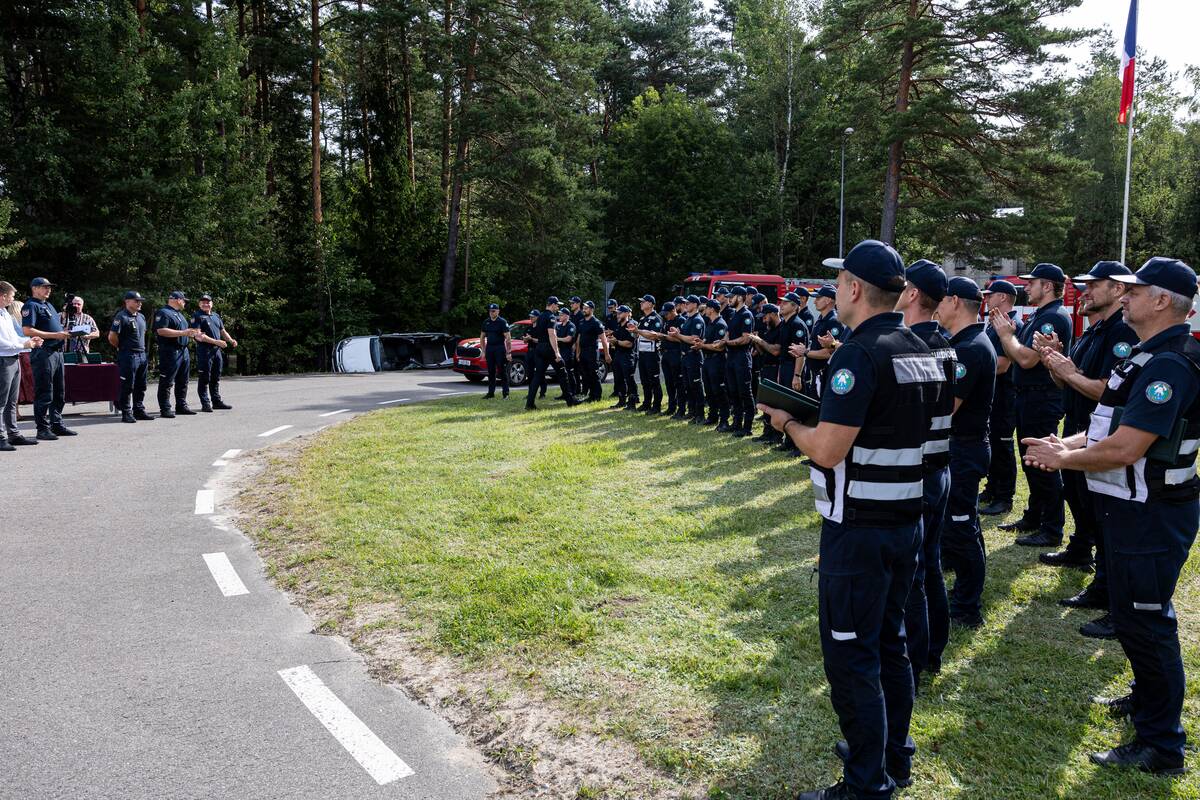 Iš tarptautinės pagalbos misijos Prancūzijoje grįžusių Lietuvos ugniagesių gelbėtojų pasitikimas